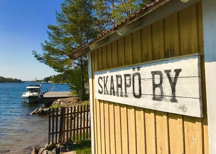 Vaxholm Skarpoe Archipelago Island Living With Car Access