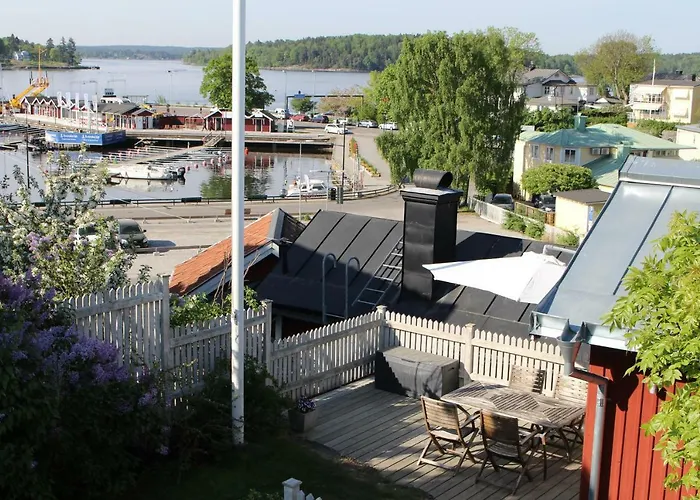Vaxholm Seaview Cottage